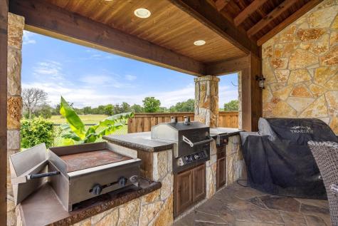 2560 Shady Oaks Circle Glen Rose TX 76043