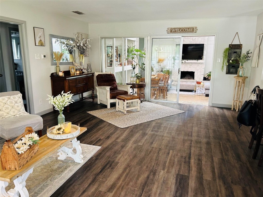 1905 Hilltop Drive Garland TX 75042