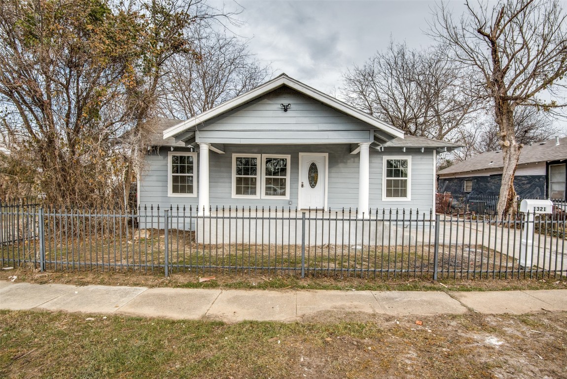 1321 E Arlington Avenue Fort Worth TX 76104