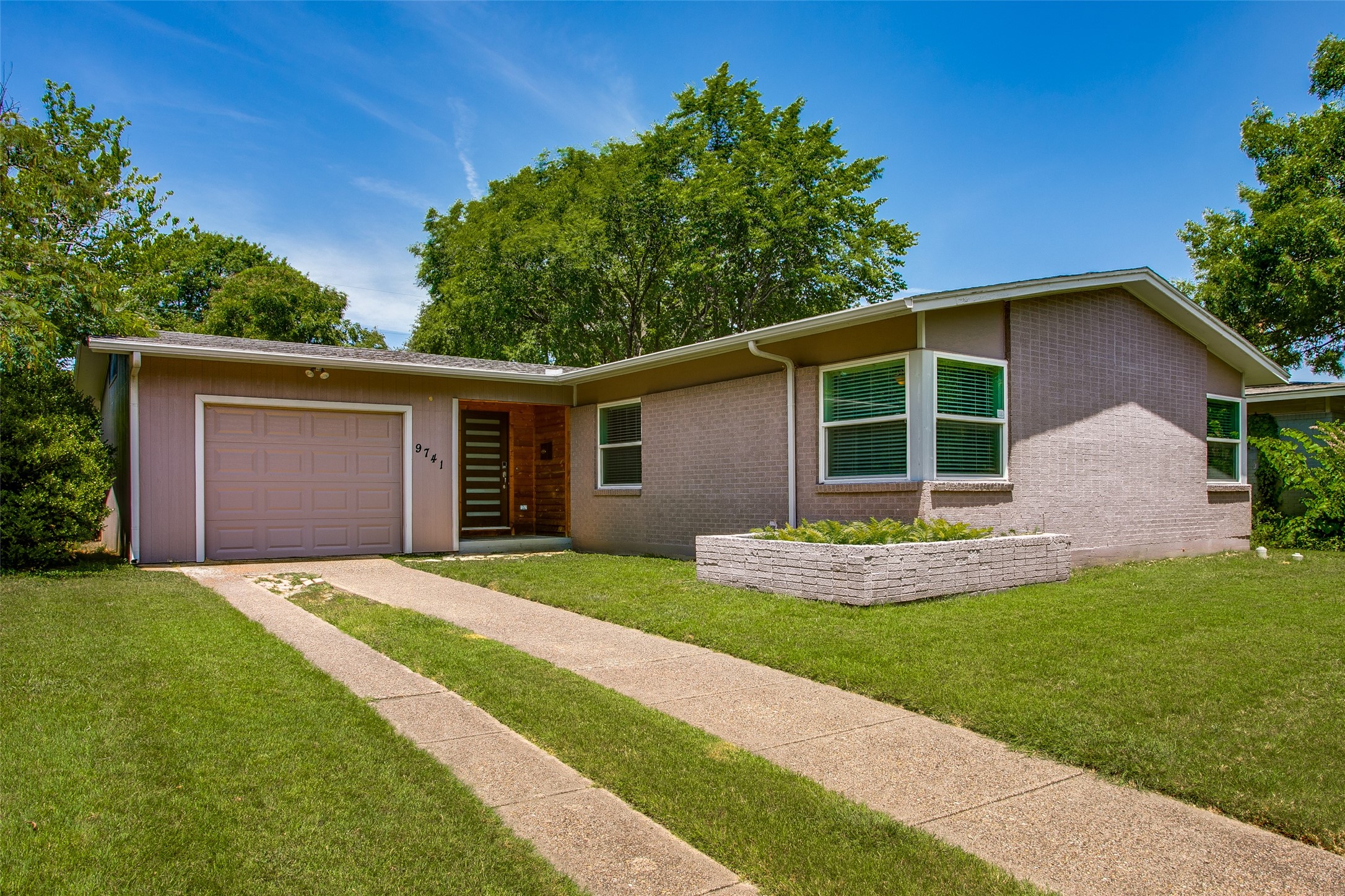9741 Ash Creek Drive Dallas TX 75228
