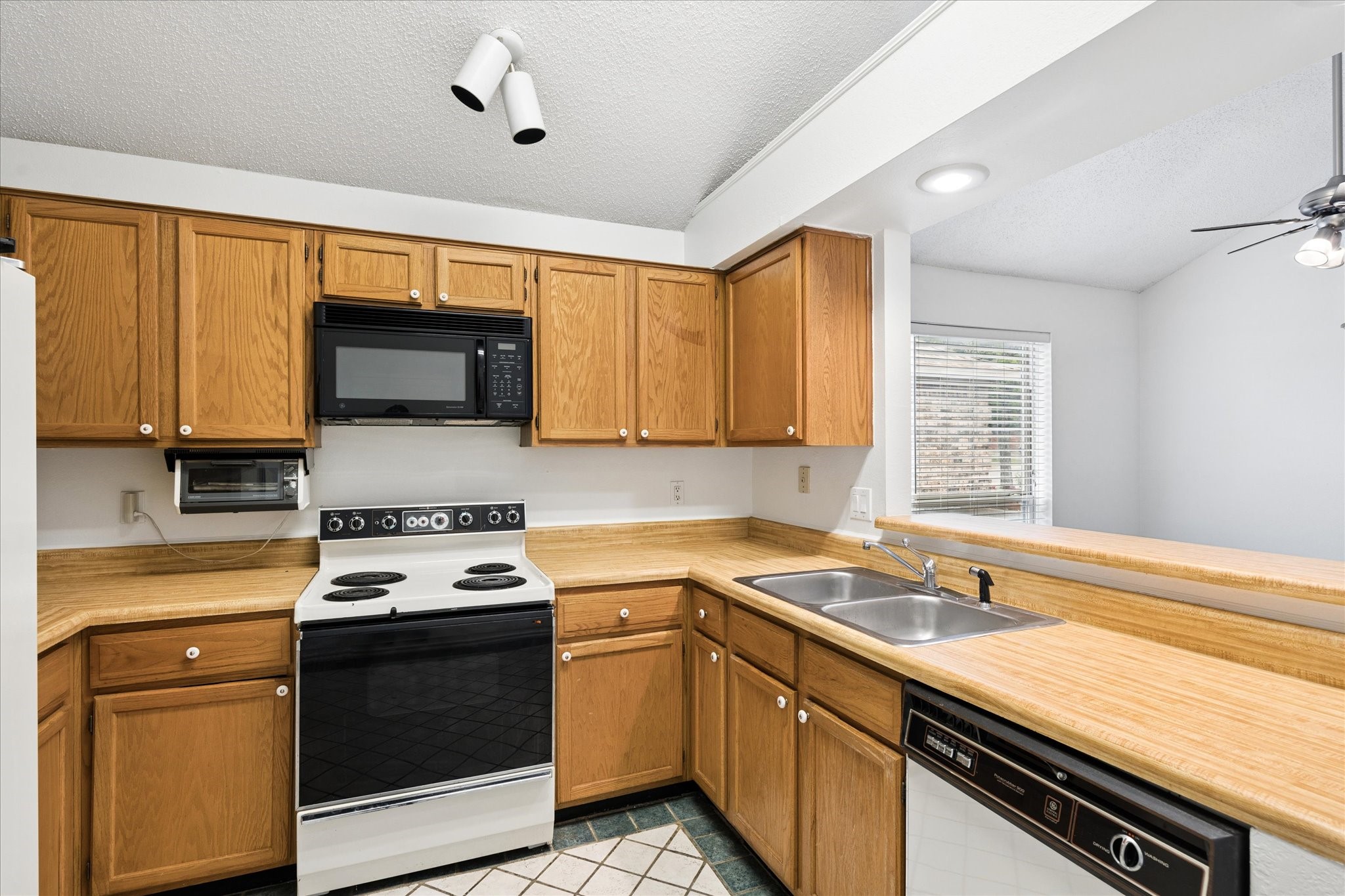 2312 Dalewood Lane Bedford TX 76022