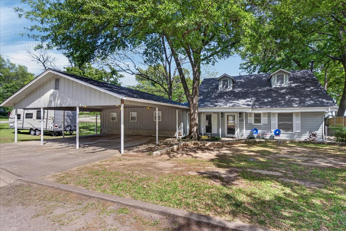 1529 Oak Shore Drive Tool TX 75143