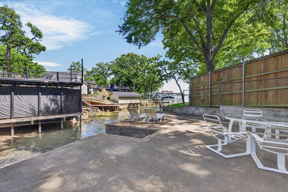 1529 Oak Shore Drive Tool TX 75143