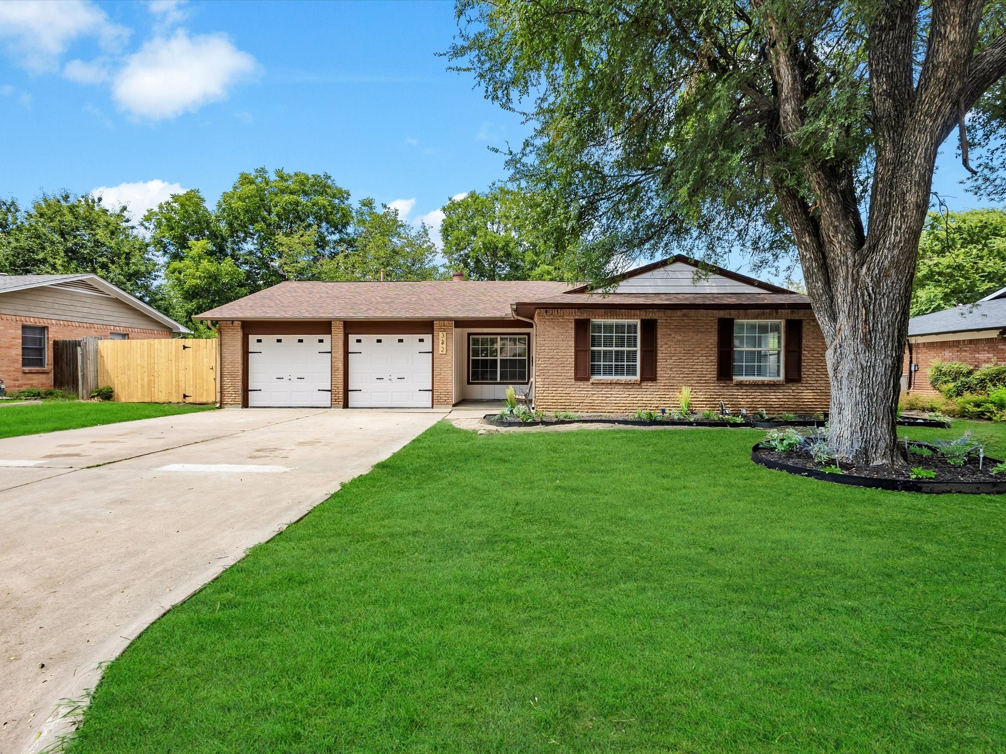 332 SW Dian Street Burleson TX 76028