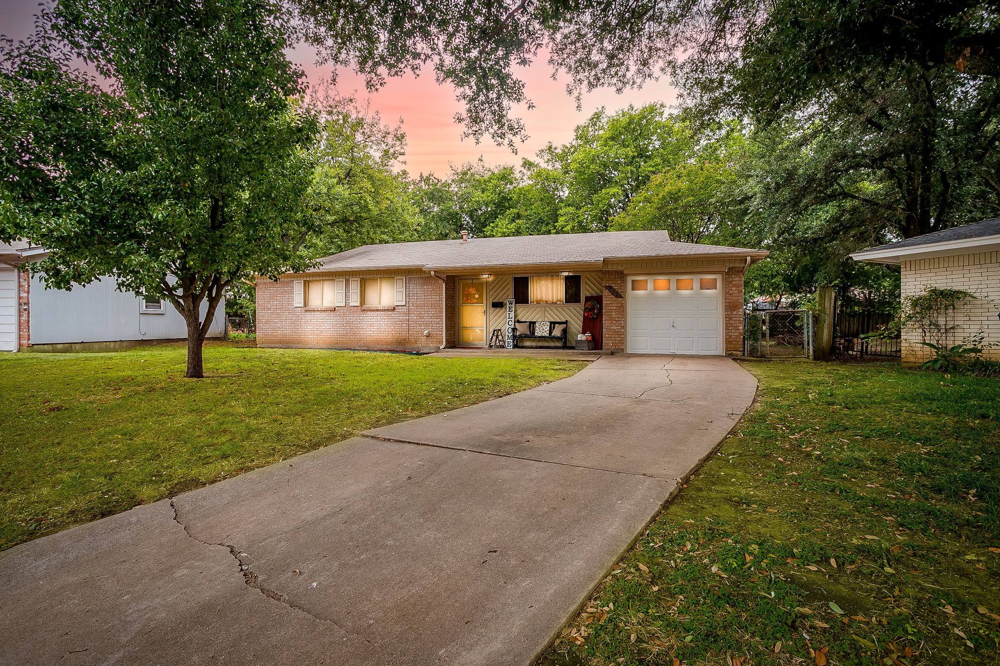 312 Gardenia Court Burleson TX 76028