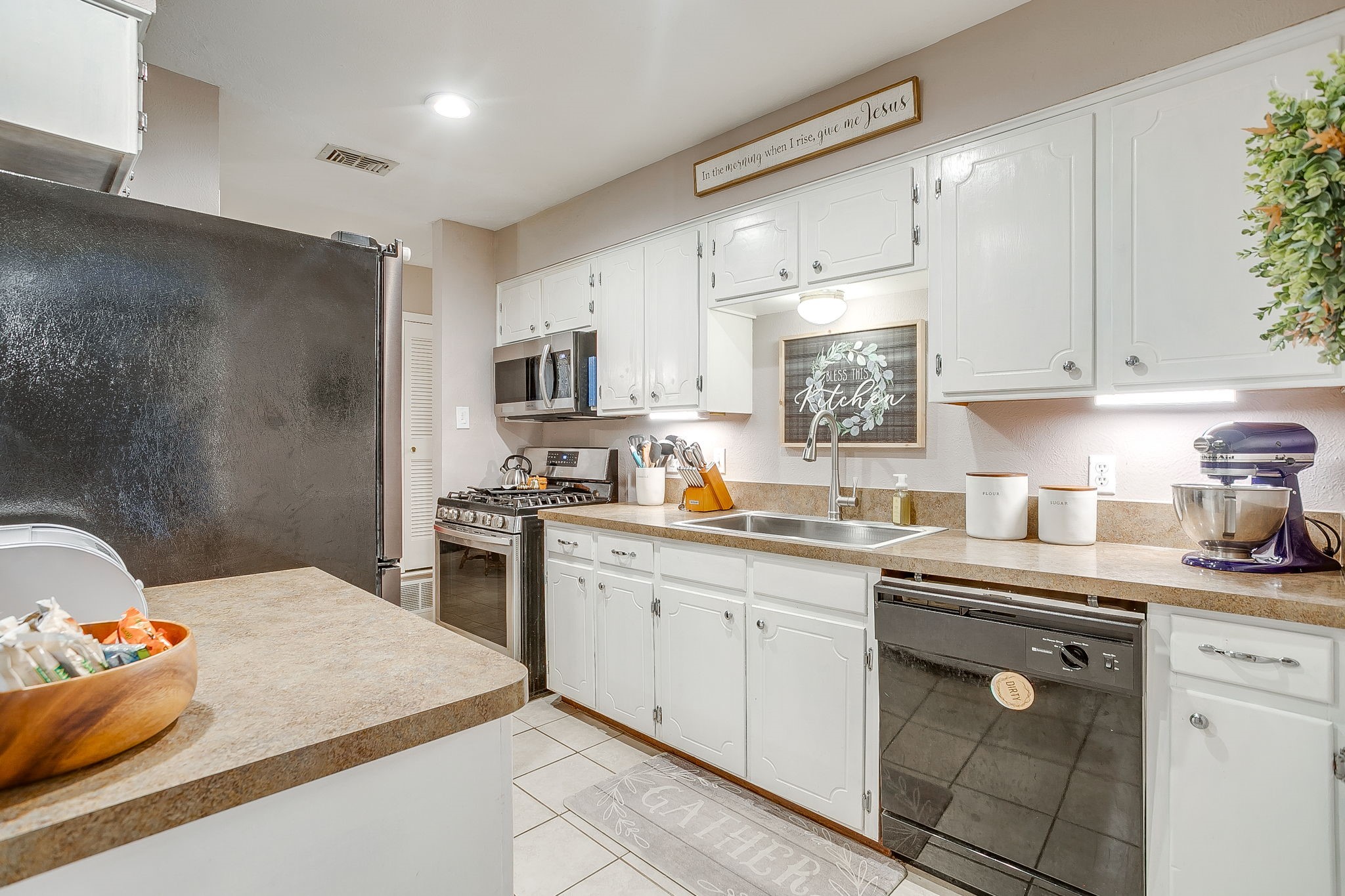 312 Gardenia Court Burleson TX 76028