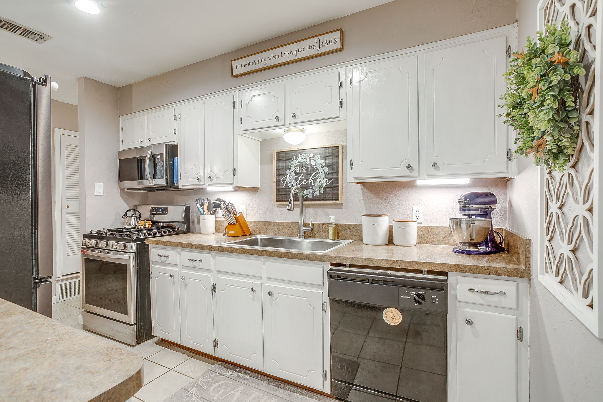 312 Gardenia Court Burleson TX 76028