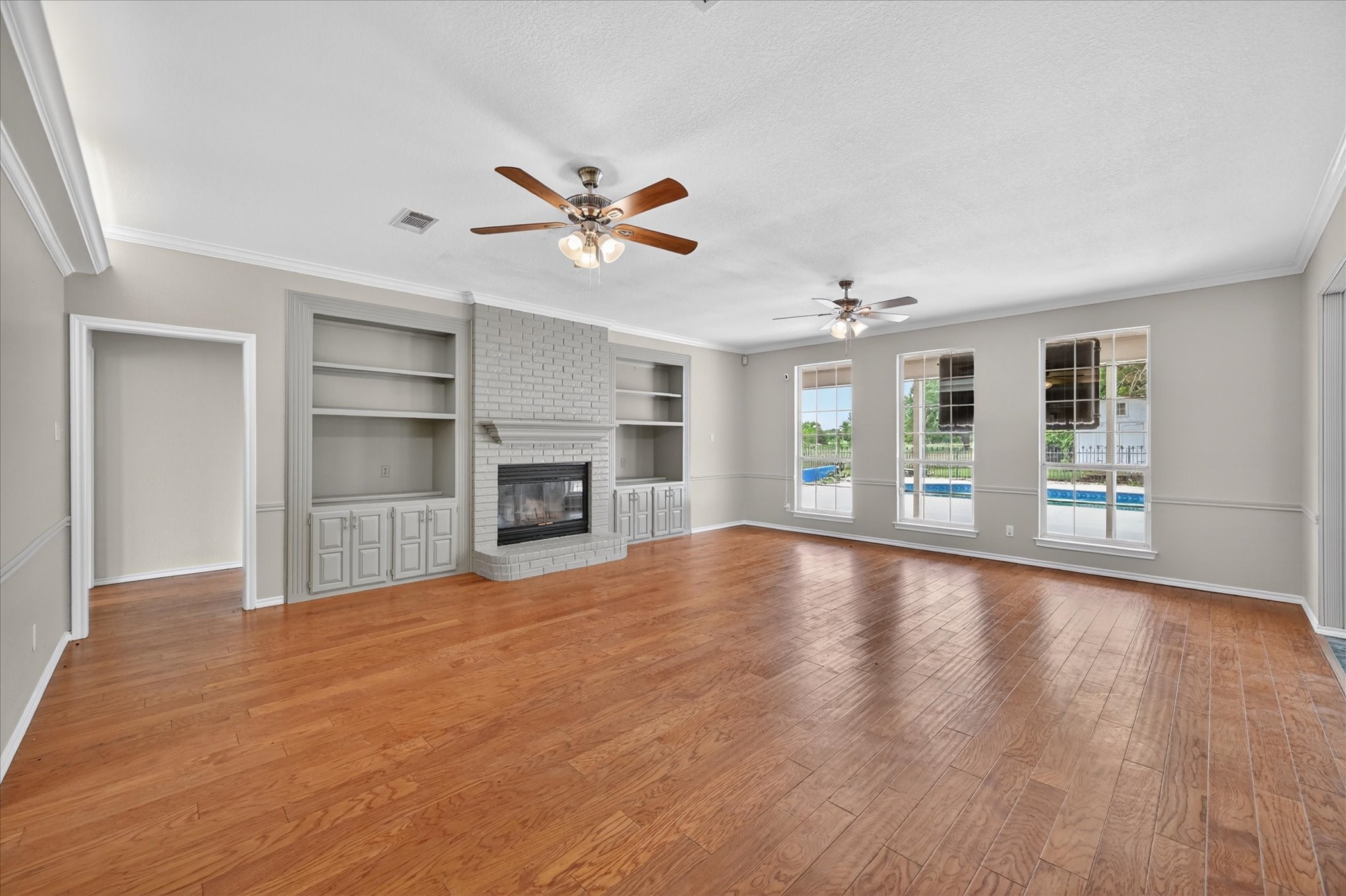 2212 Summit Drive Burleson TX 76028