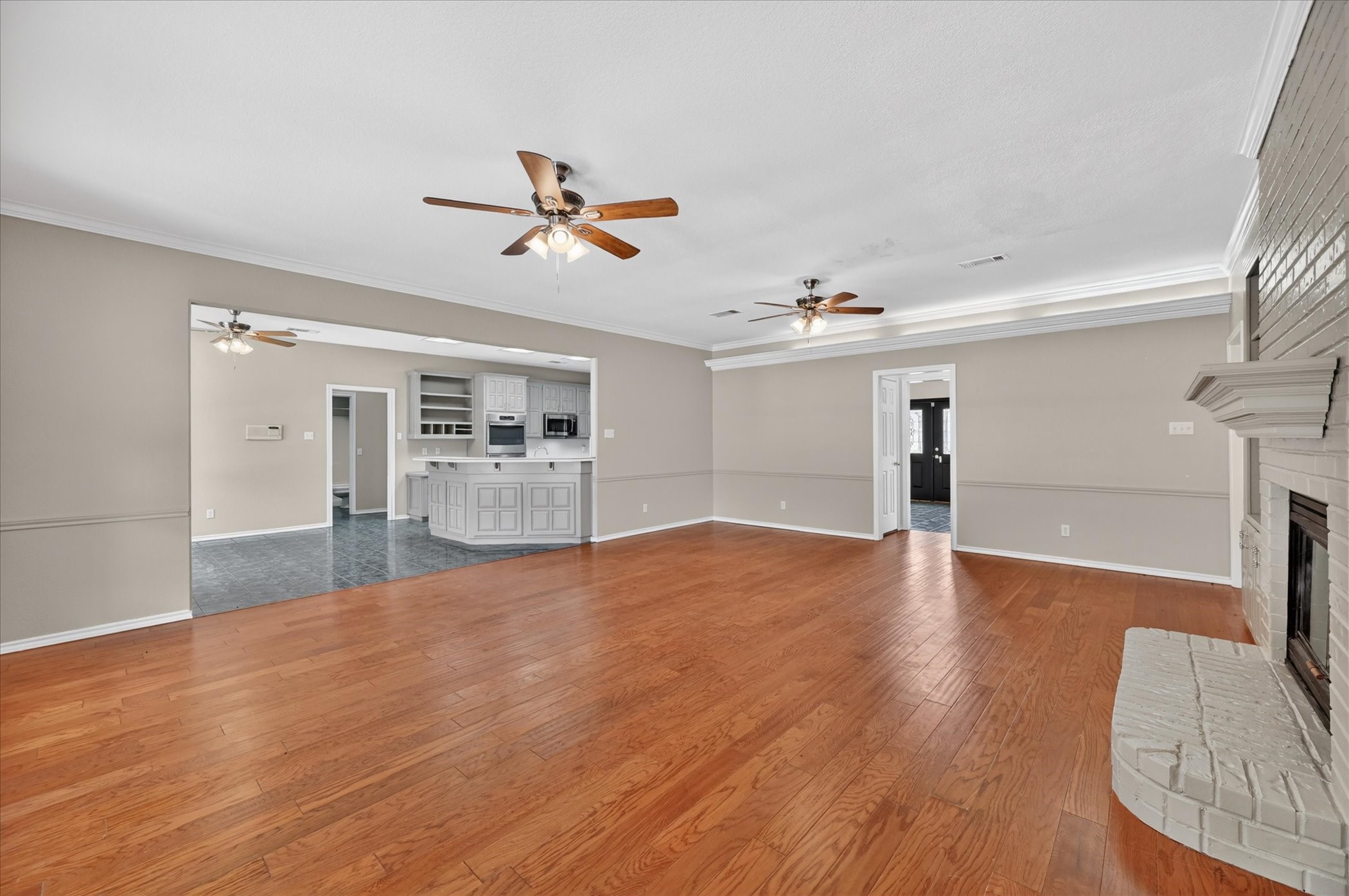 2212 Summit Drive Burleson TX 76028