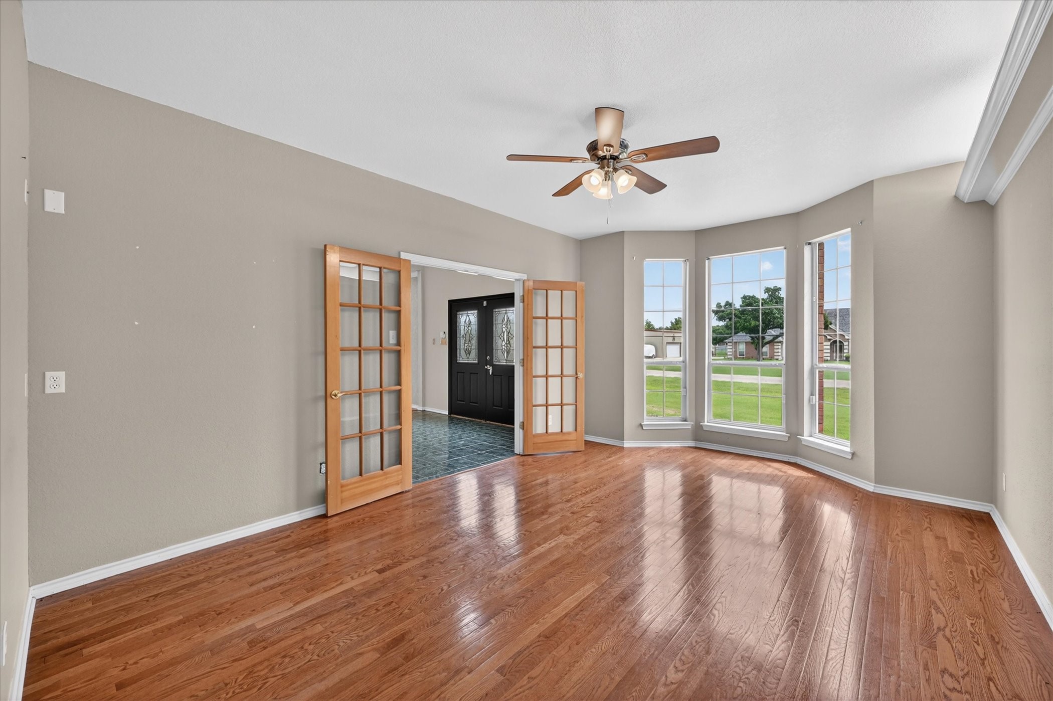 2212 Summit Drive Burleson TX 76028