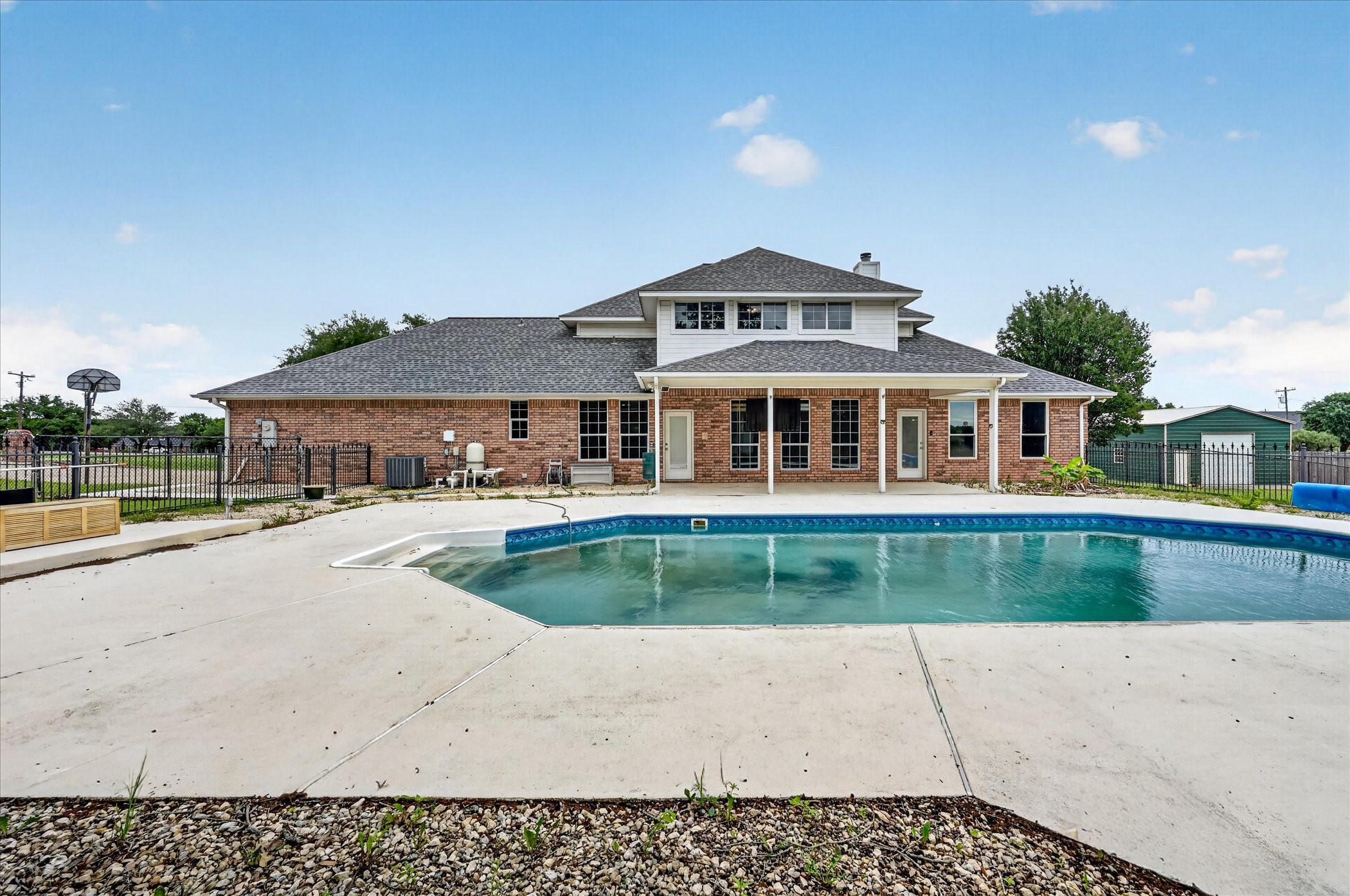 2212 Summit Drive Burleson TX 76028