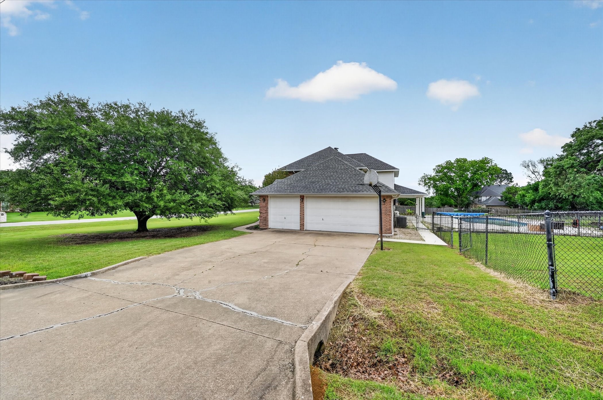 2212 Summit Drive Burleson TX 76028