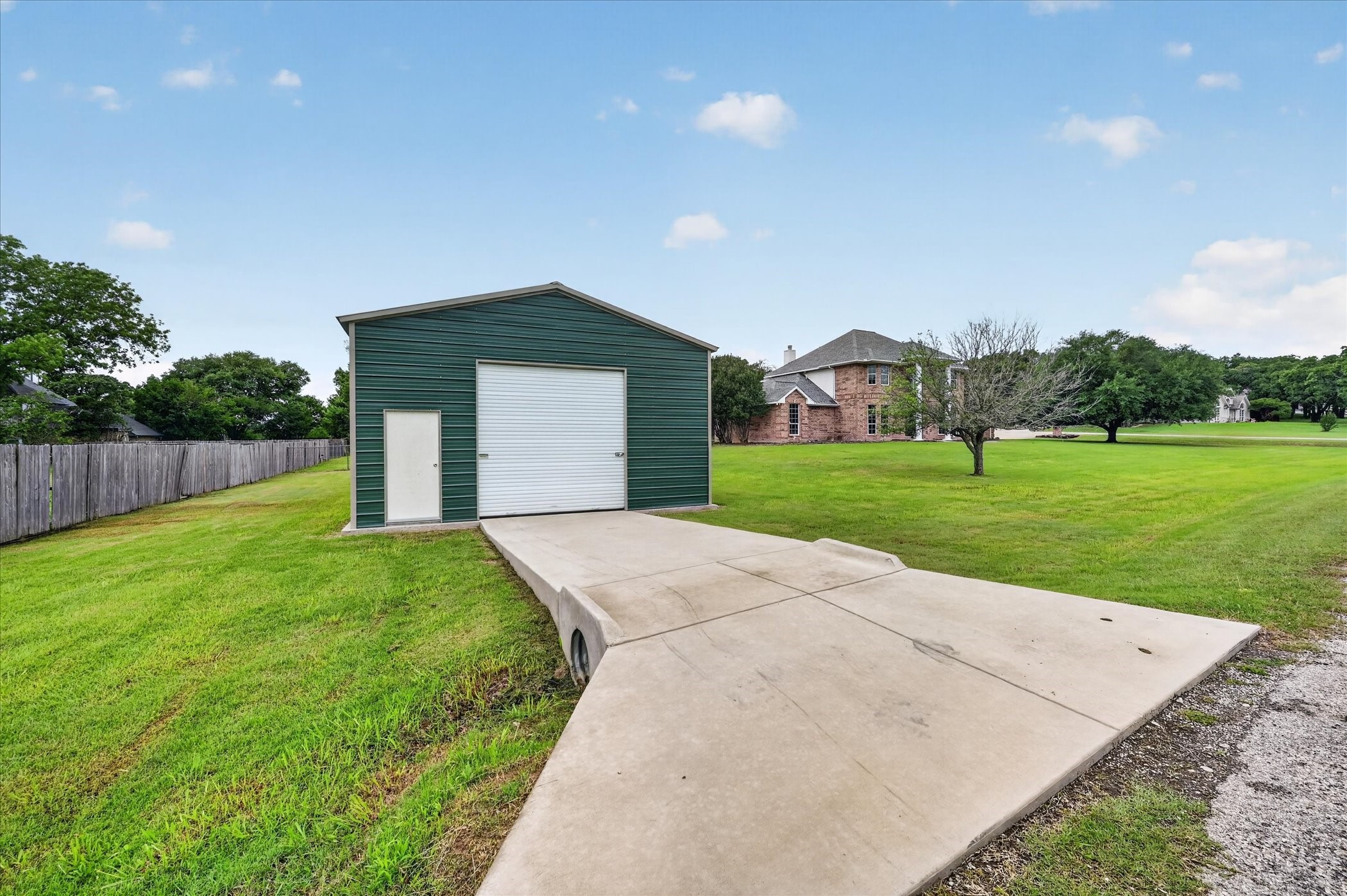 2212 Summit Drive Burleson TX 76028