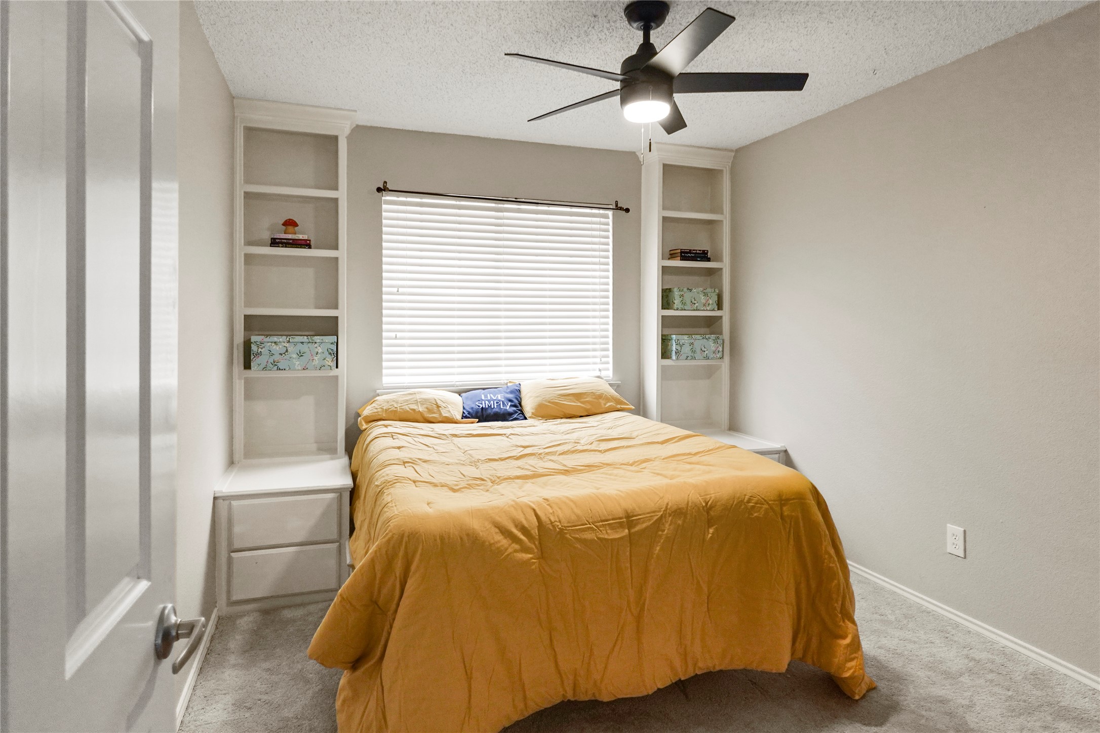 2123 Daniel Way Carrollton TX 75006