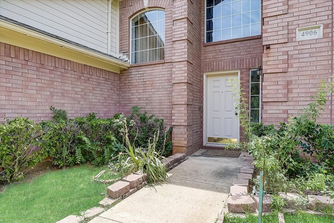 4906 Landrun Lane Arlington TX 76017
