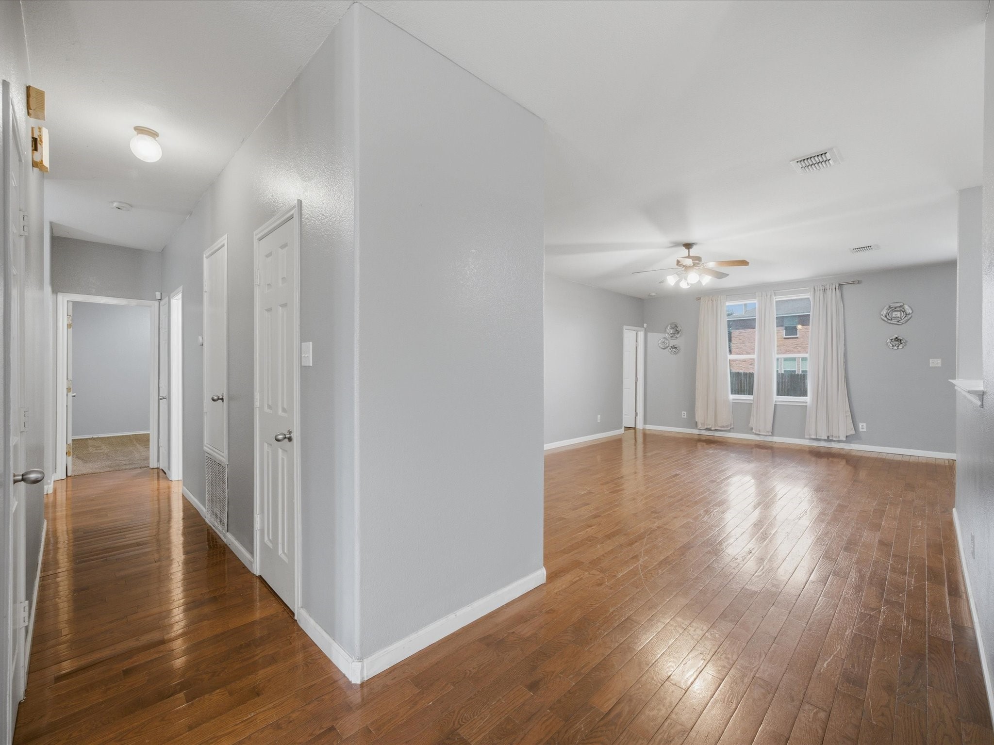 8221 Atherton Street Arlington TX 76002