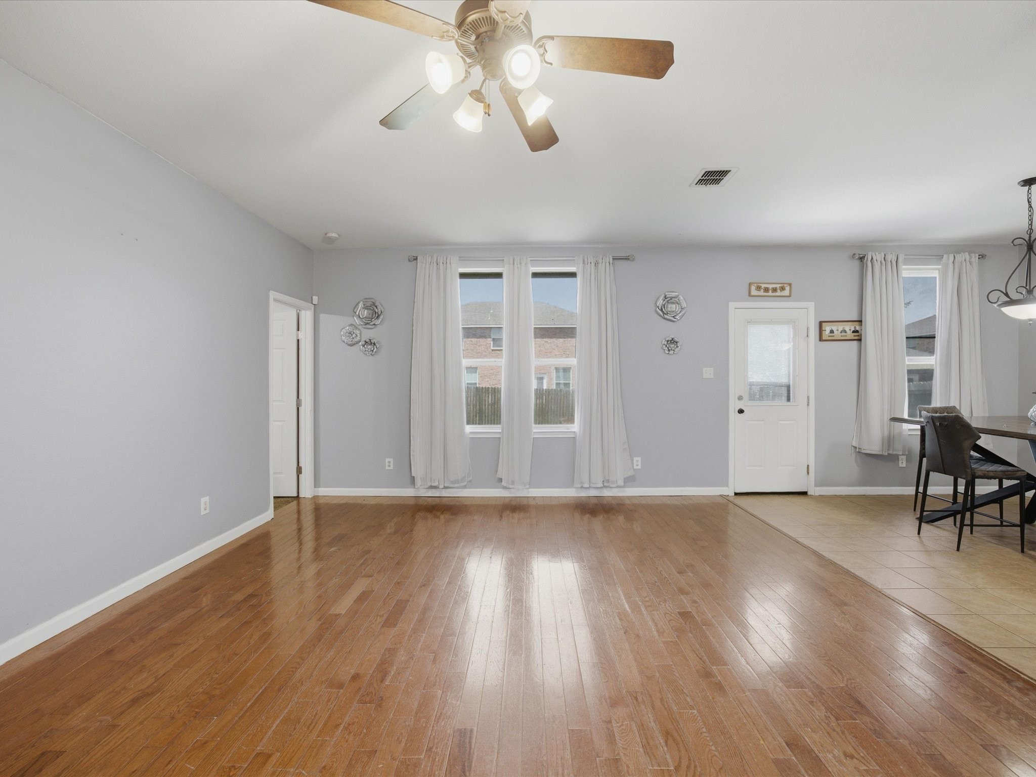 8221 Atherton Street Arlington TX 76002