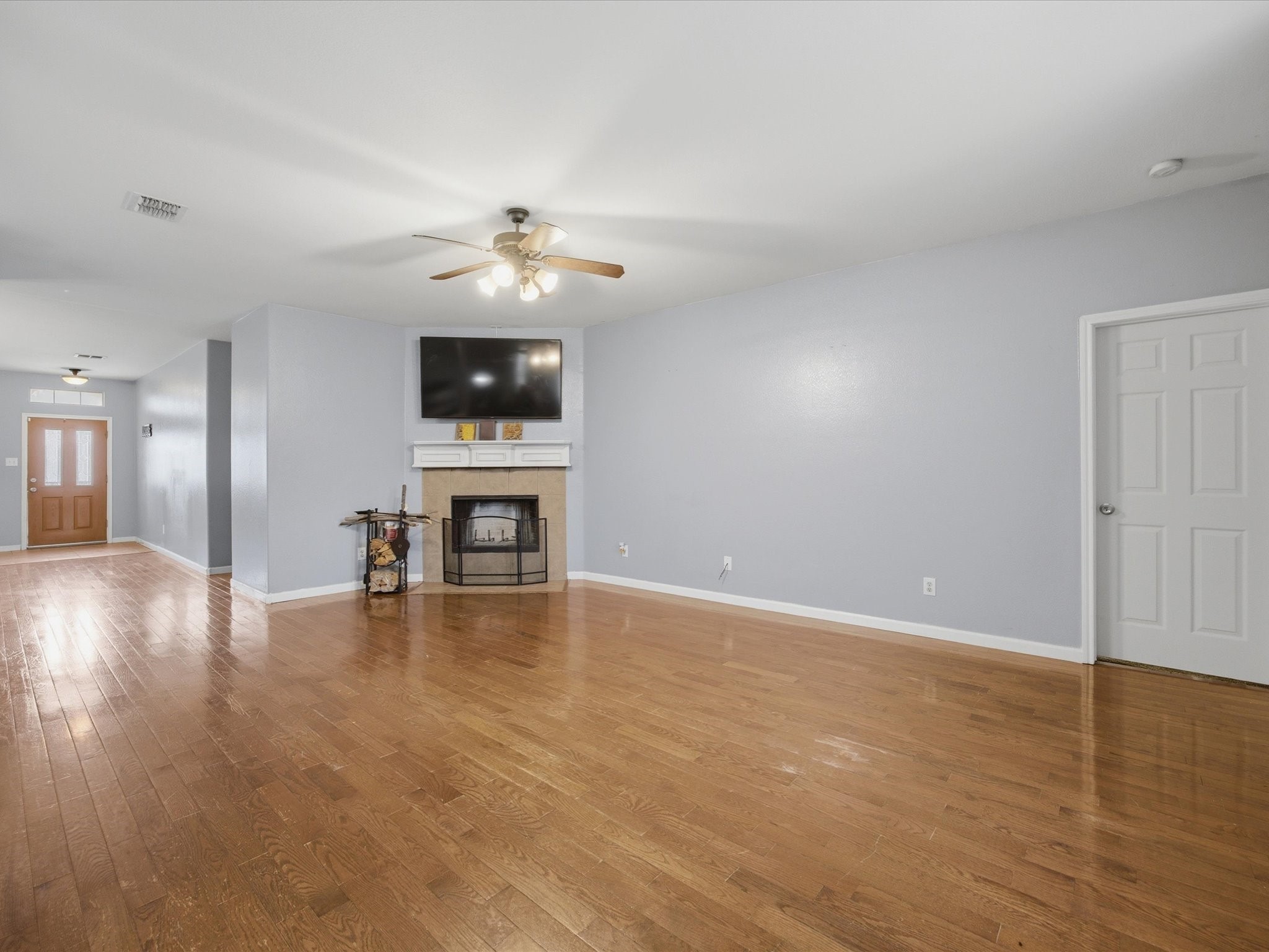 8221 Atherton Street Arlington TX 76002