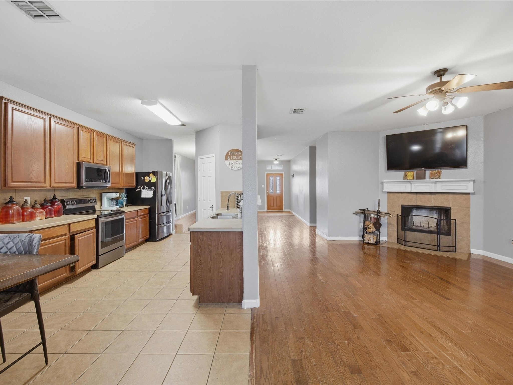 8221 Atherton Street Arlington TX 76002