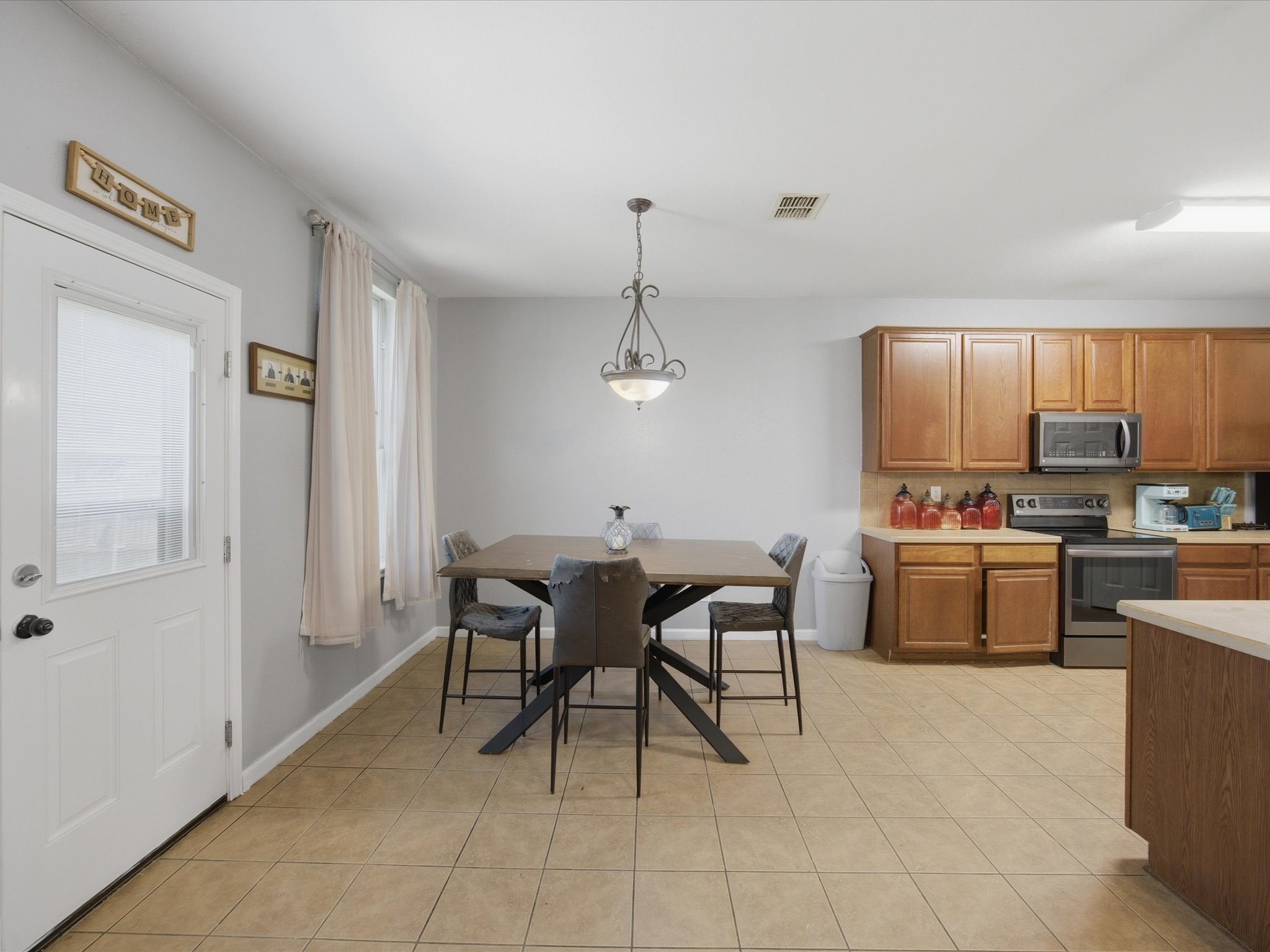 8221 Atherton Street Arlington TX 76002