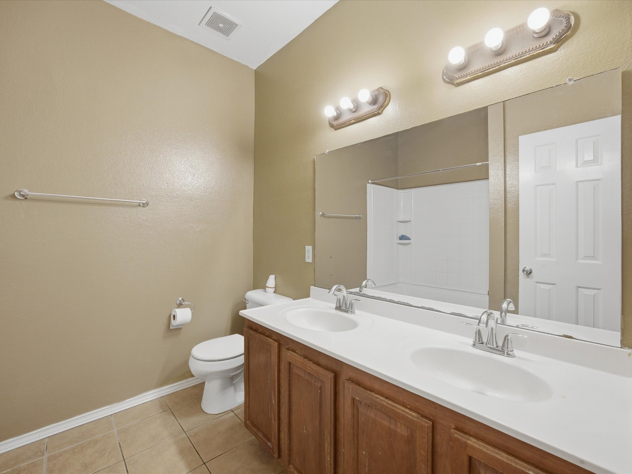 8221 Atherton Street Arlington TX 76002