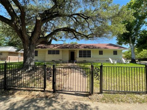 901 Poinsettia Drive Lancaster TX 75146
