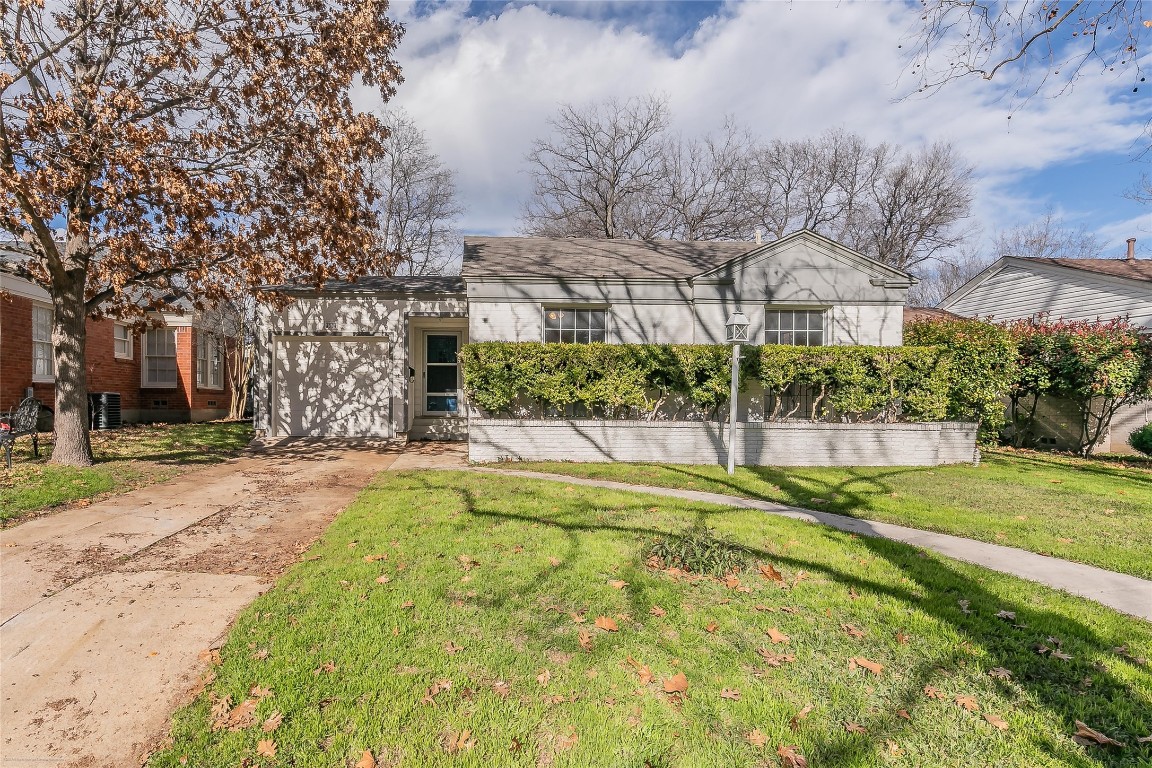 4304 Curzon Avenue Fort Worth TX 76107