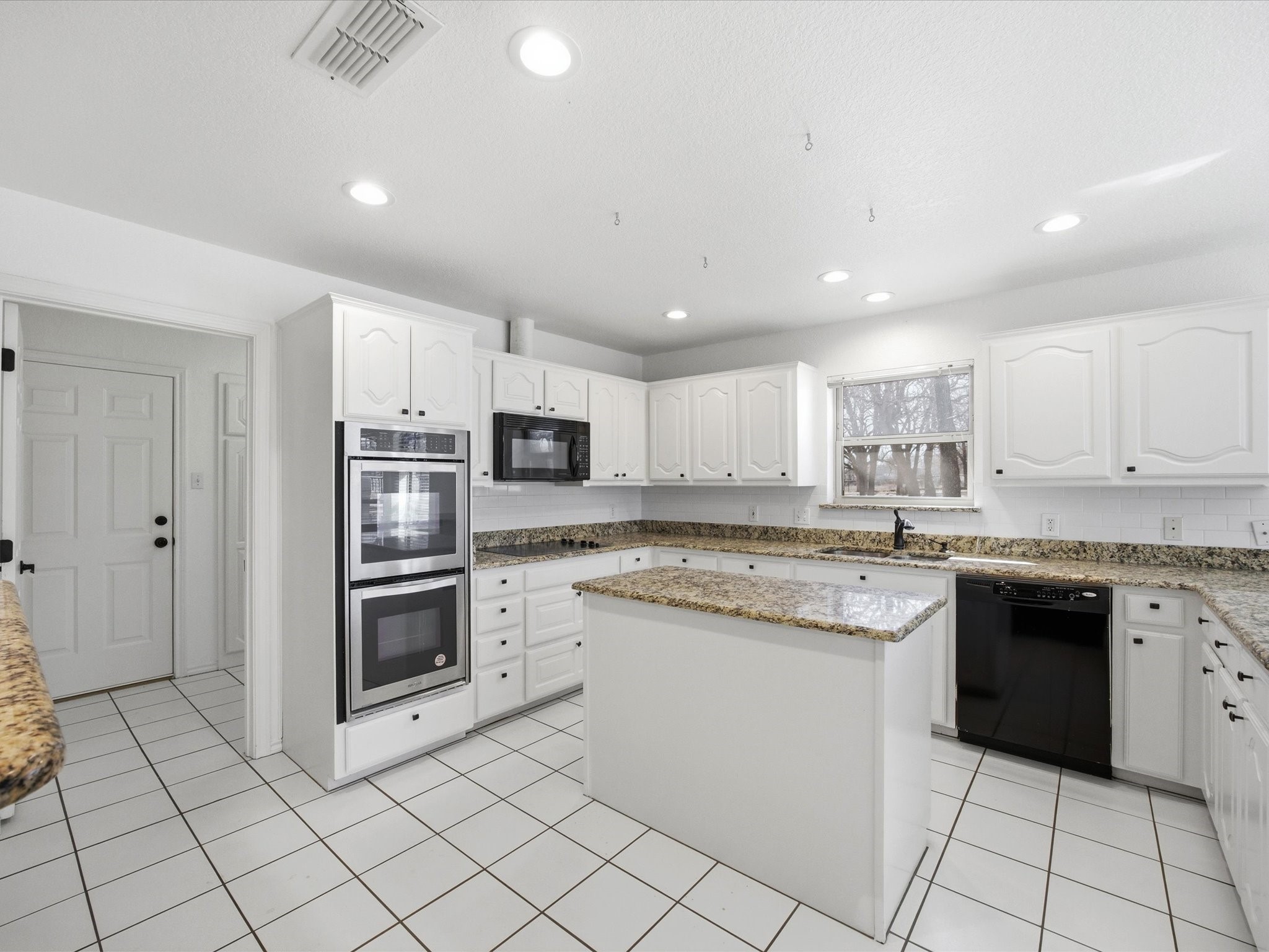 19901 S Highway 281 Lipan TX 76462
