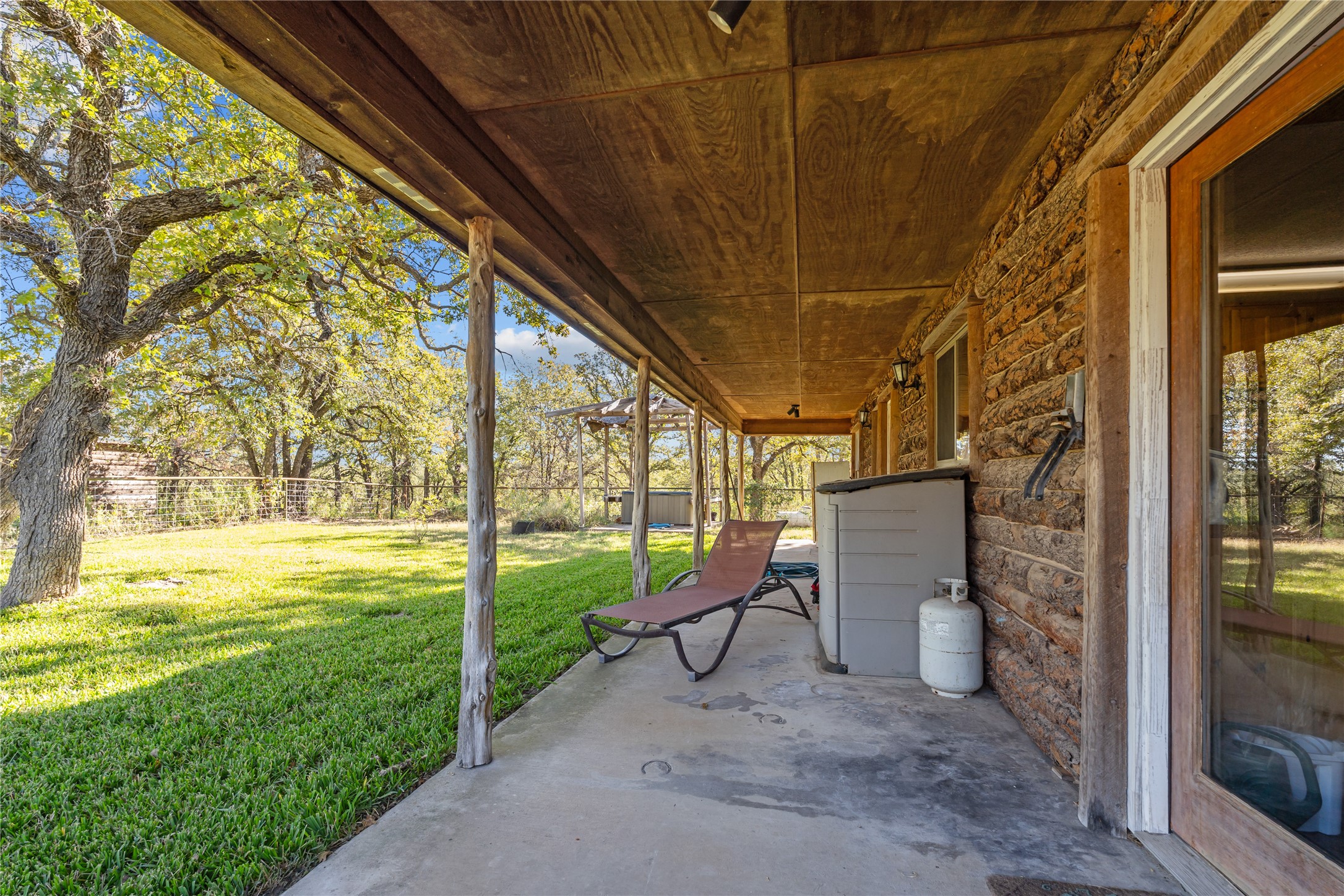 262 N Cheyenne Trail Springtown TX 76082