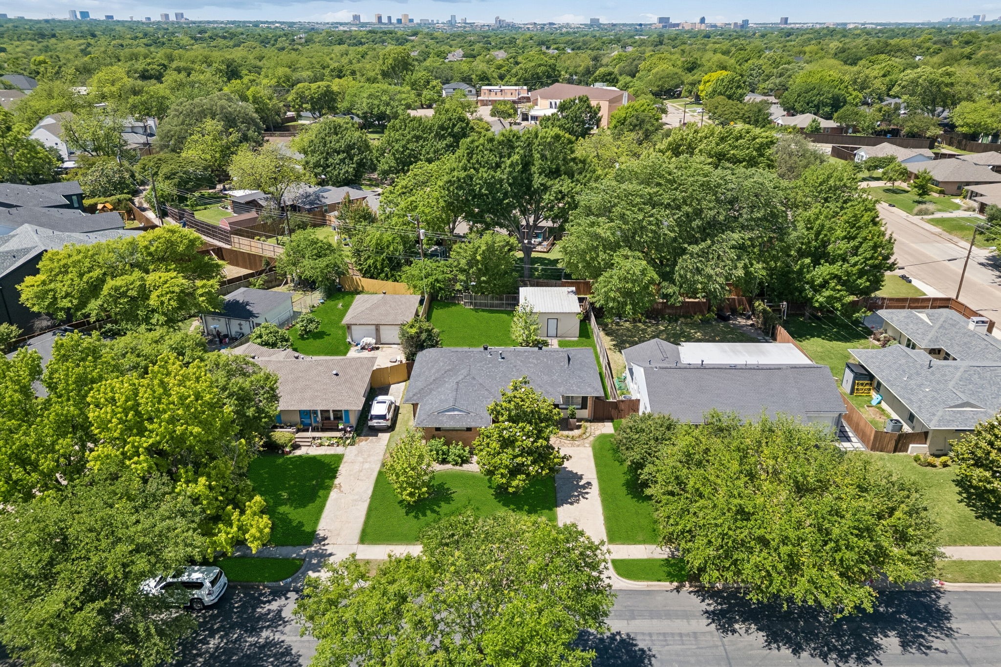 9077 Longmont Drive Dallas TX 75238