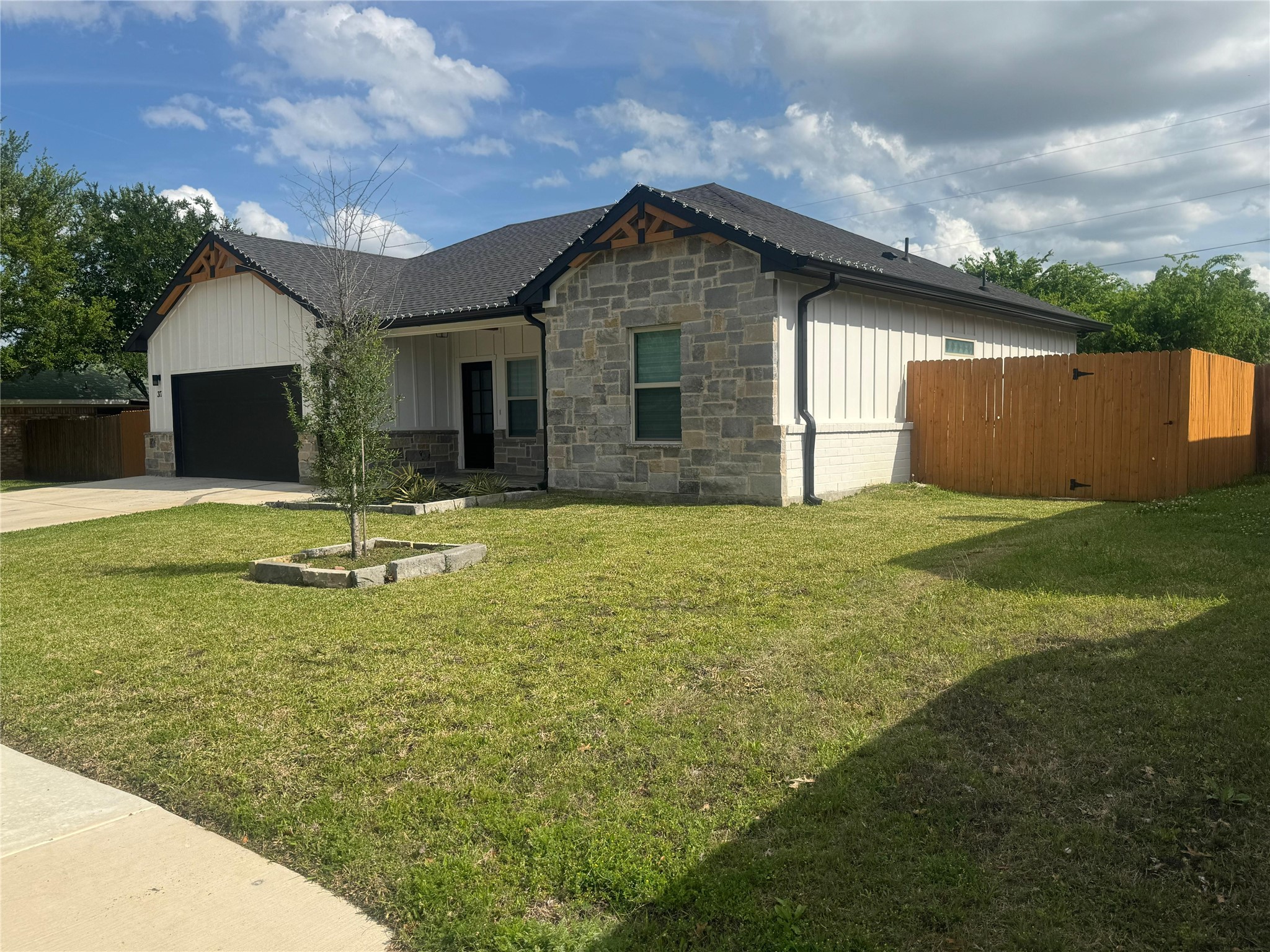 317 Lakeview Drive Alvarado TX 76009