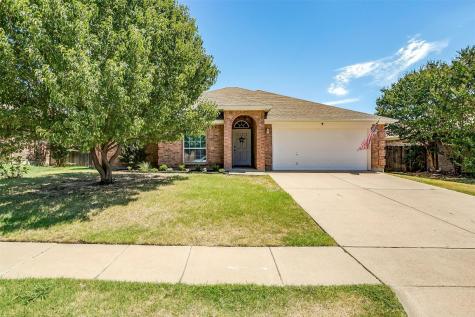 1008 Carlin Lane Burleson TX 76028