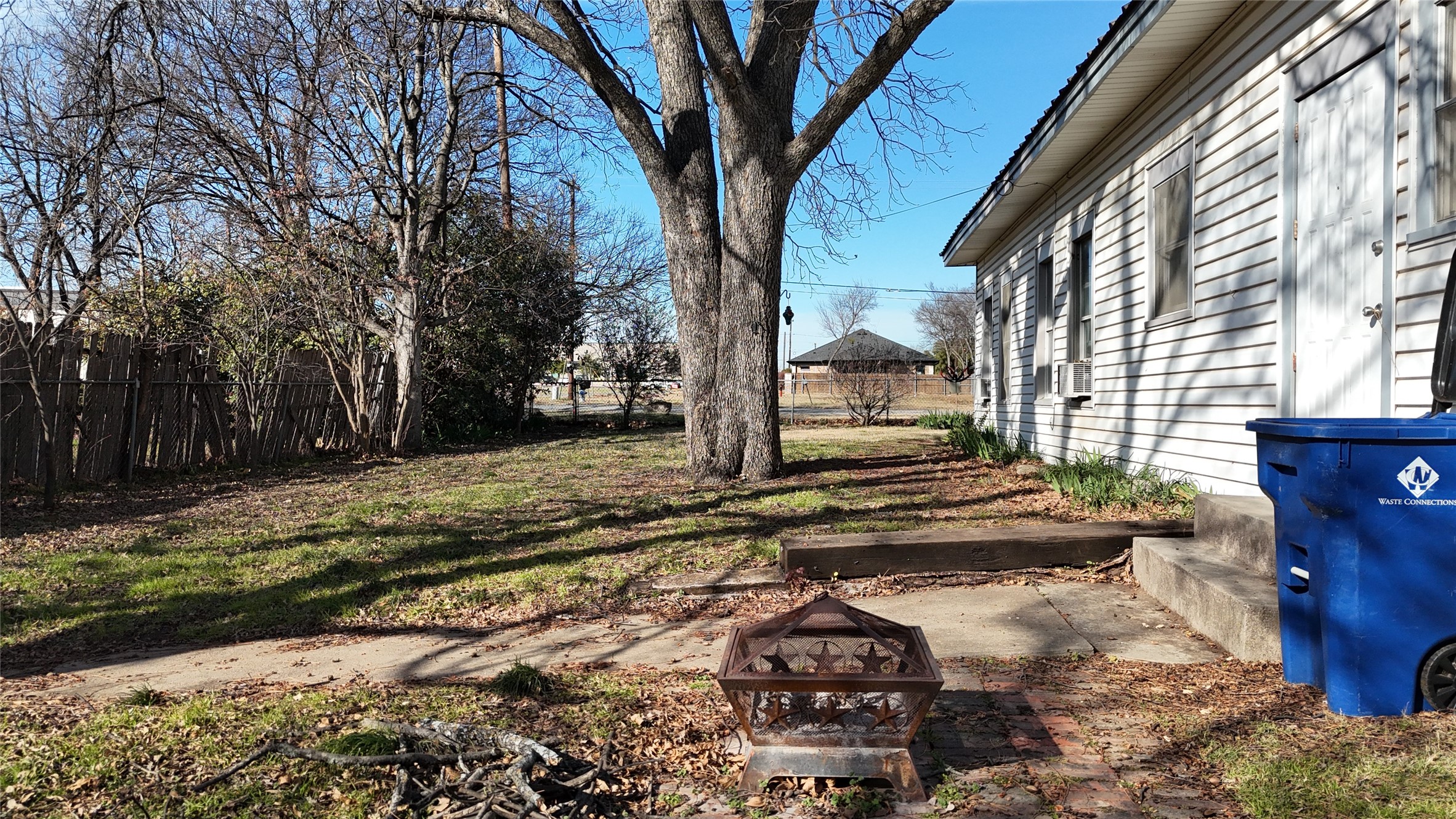 213 W Eldred Street Burleson TX 76028