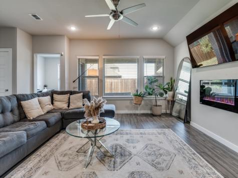 626 Congressional Avenue Red Oak TX 75154