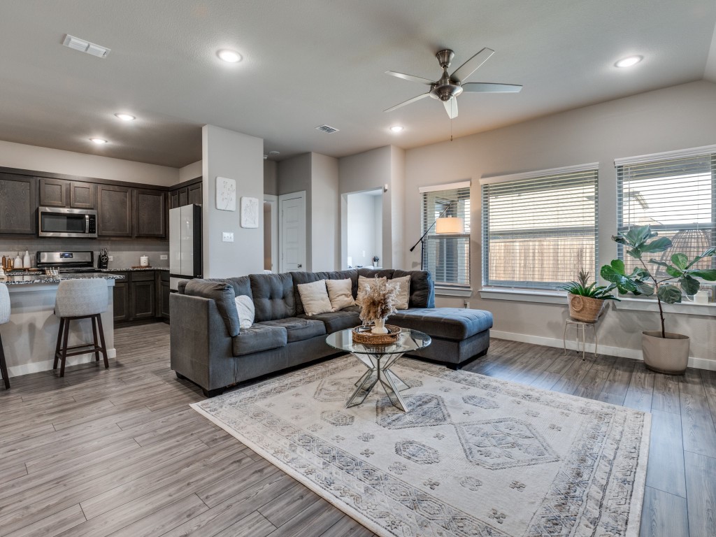 626 Congressional Avenue Red Oak TX 75154
