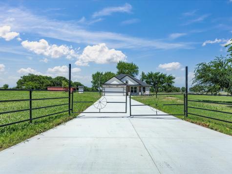 1569 Well Service Road Bowie TX 76230