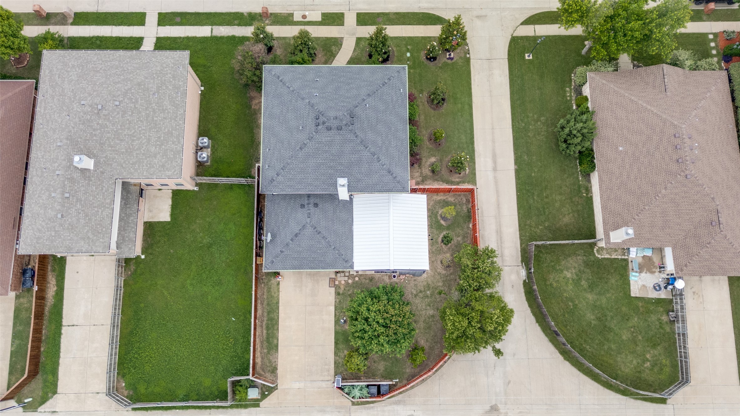 838 Smokey Oak Street Lancaster TX 75146