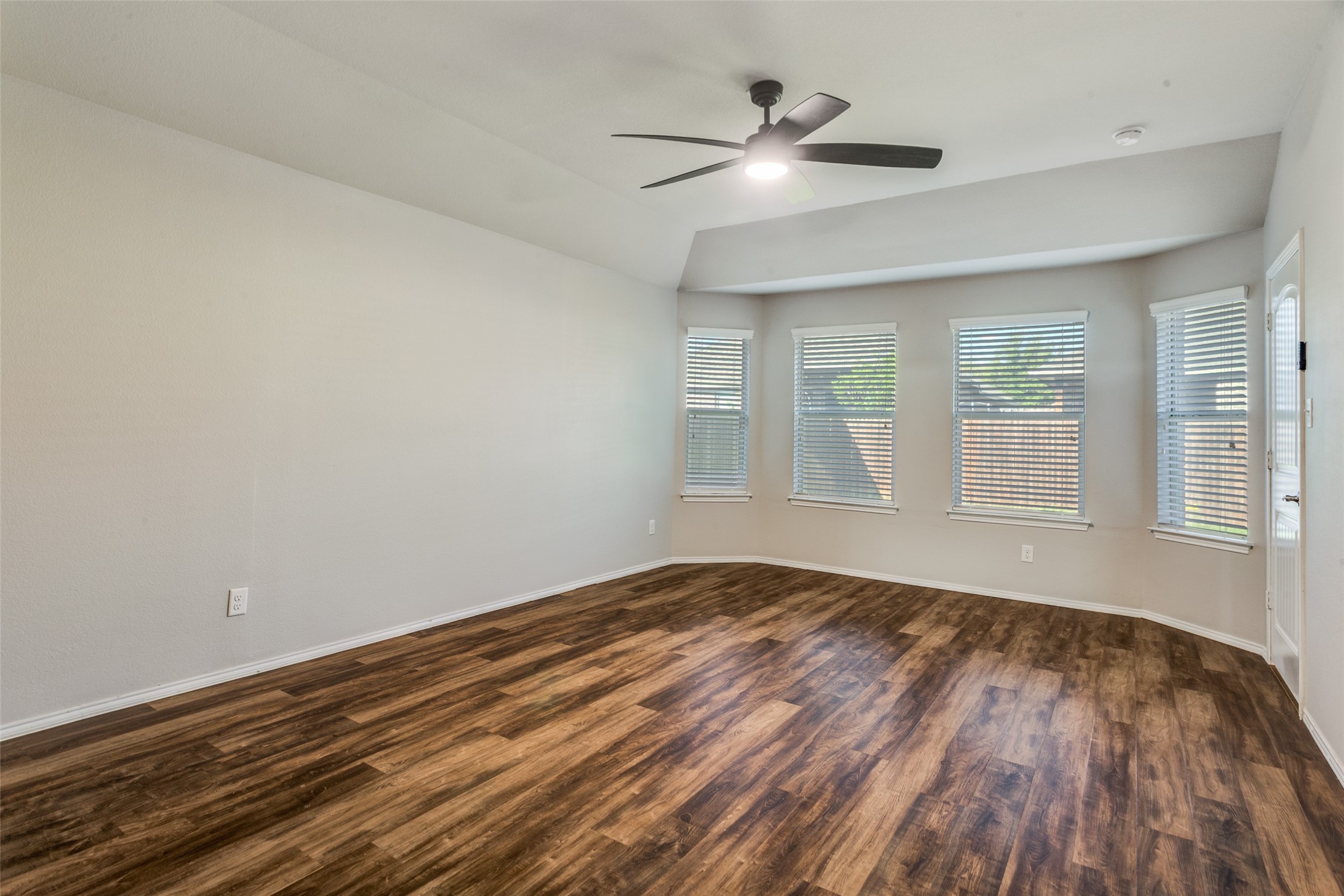 11900 Bexley Drive Burleson TX 76028