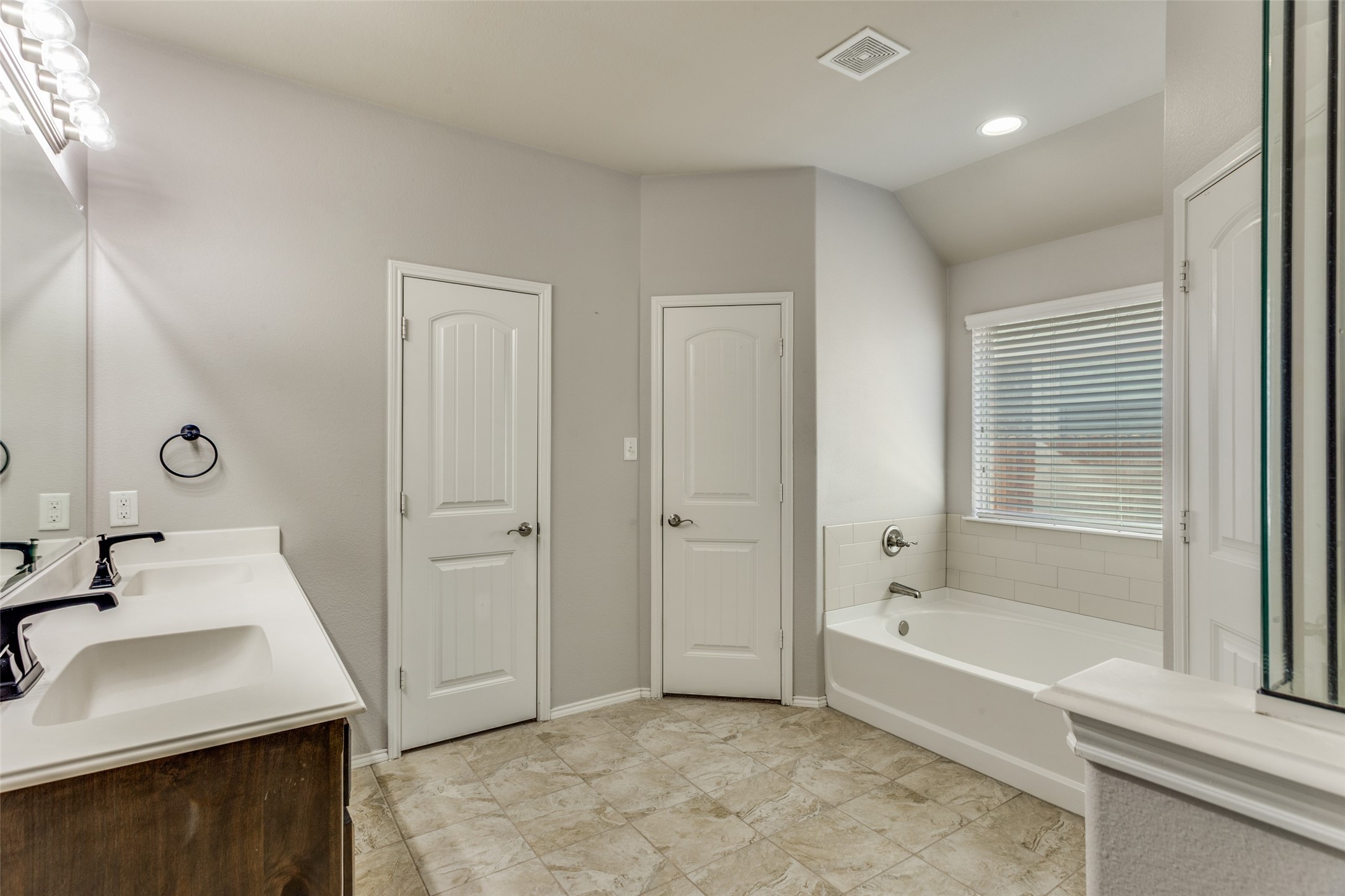 11900 Bexley Drive Burleson TX 76028