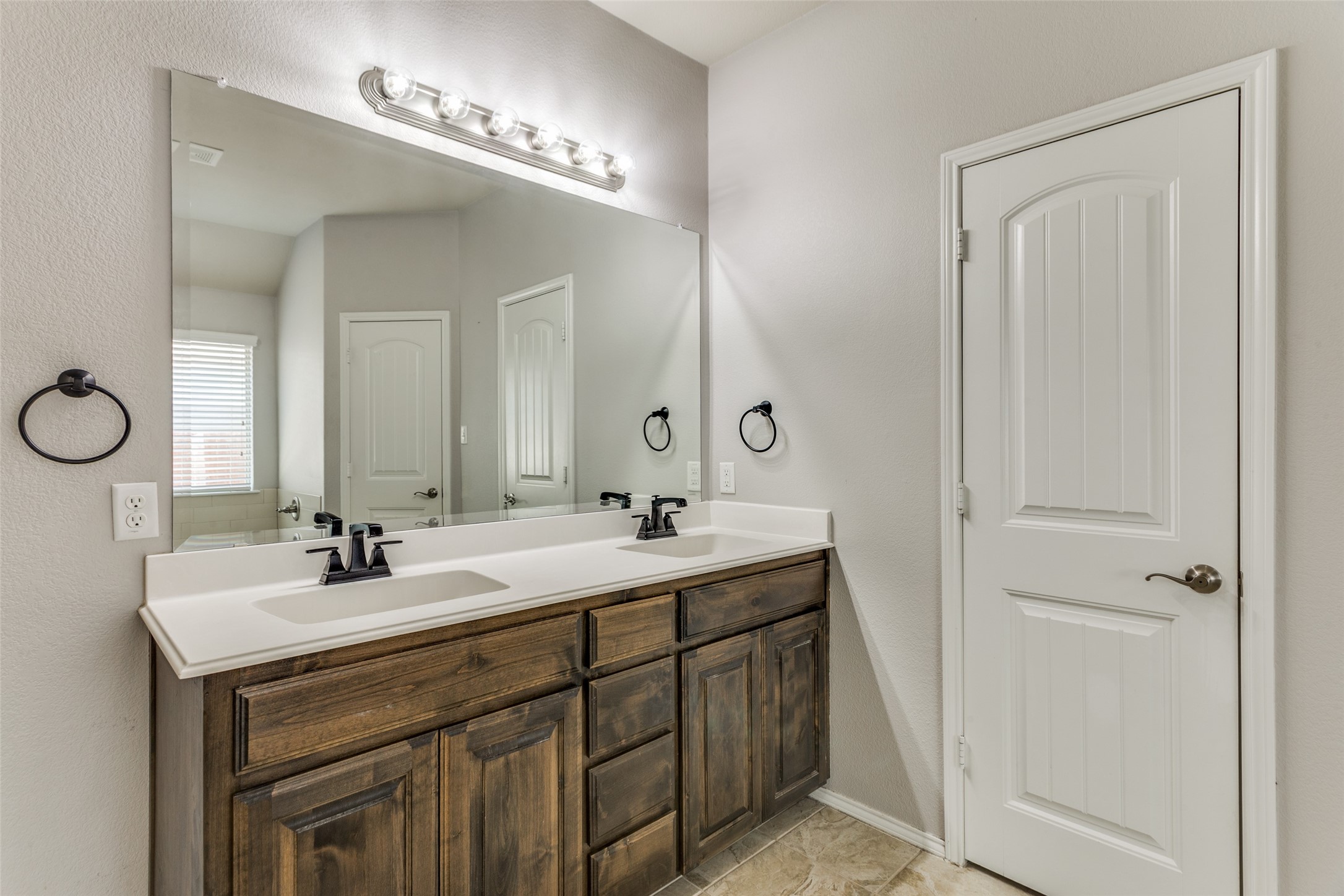 11900 Bexley Drive Burleson TX 76028