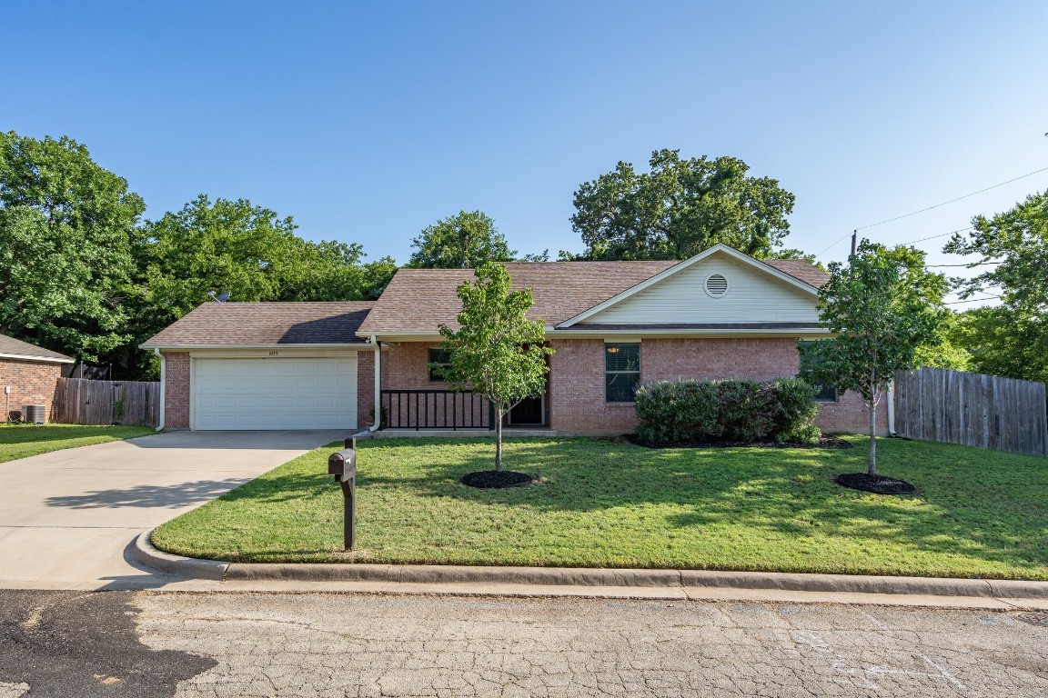 609 E Water Street Weatherford TX 76086