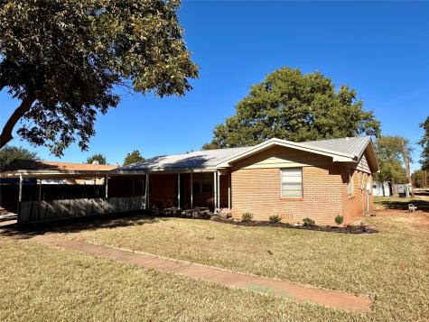 506 W Morris Street Seymour TX 76380