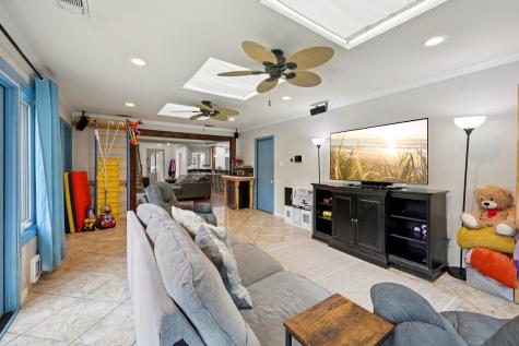 3710 Falcon Lake Drive Arlington TX 76016