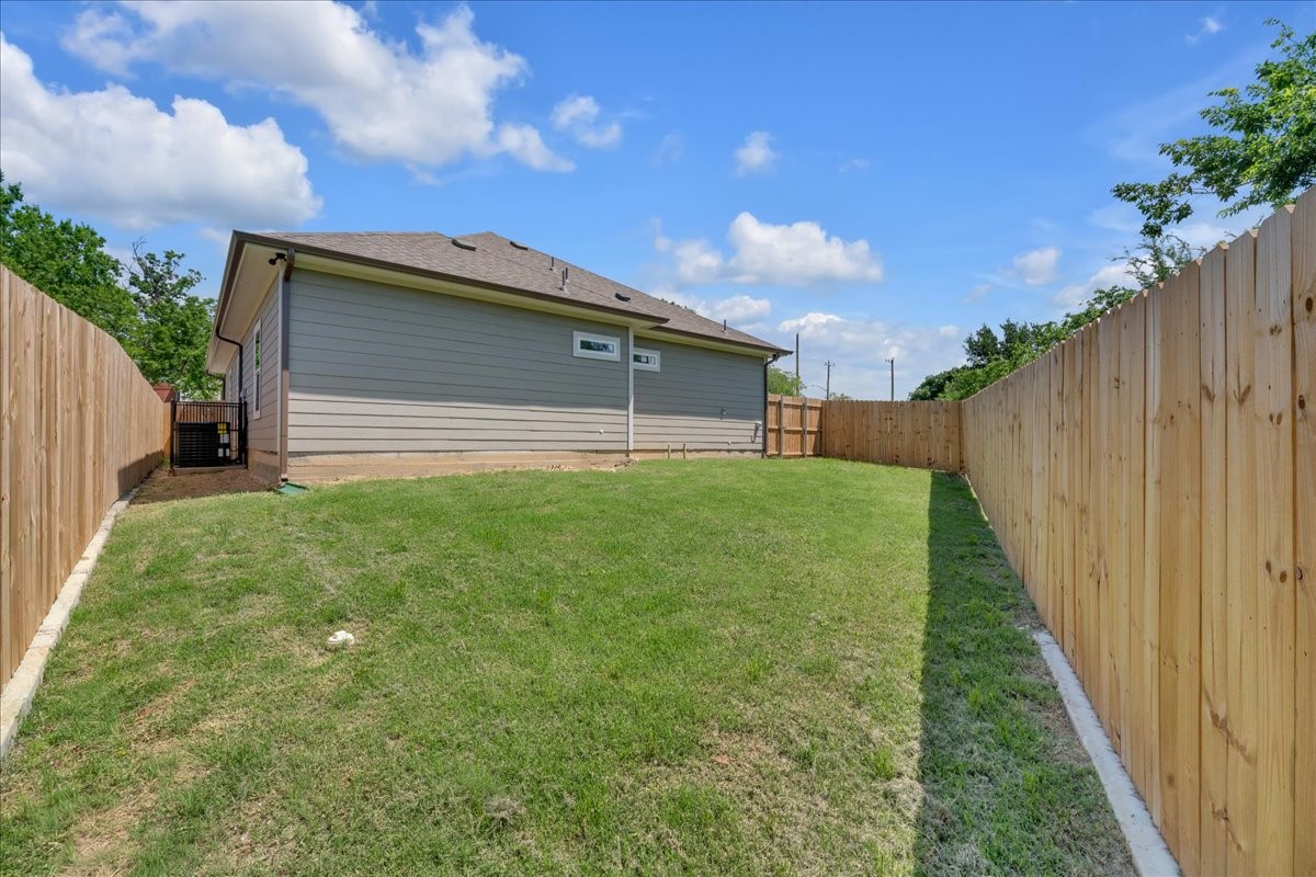 3105 N Pecan Street Fort Worth TX 76106