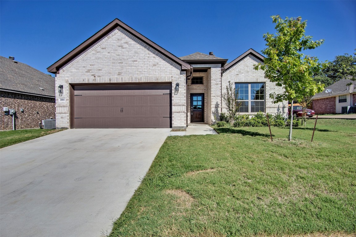 1804 Quail Hollow Cleburne TX 76033