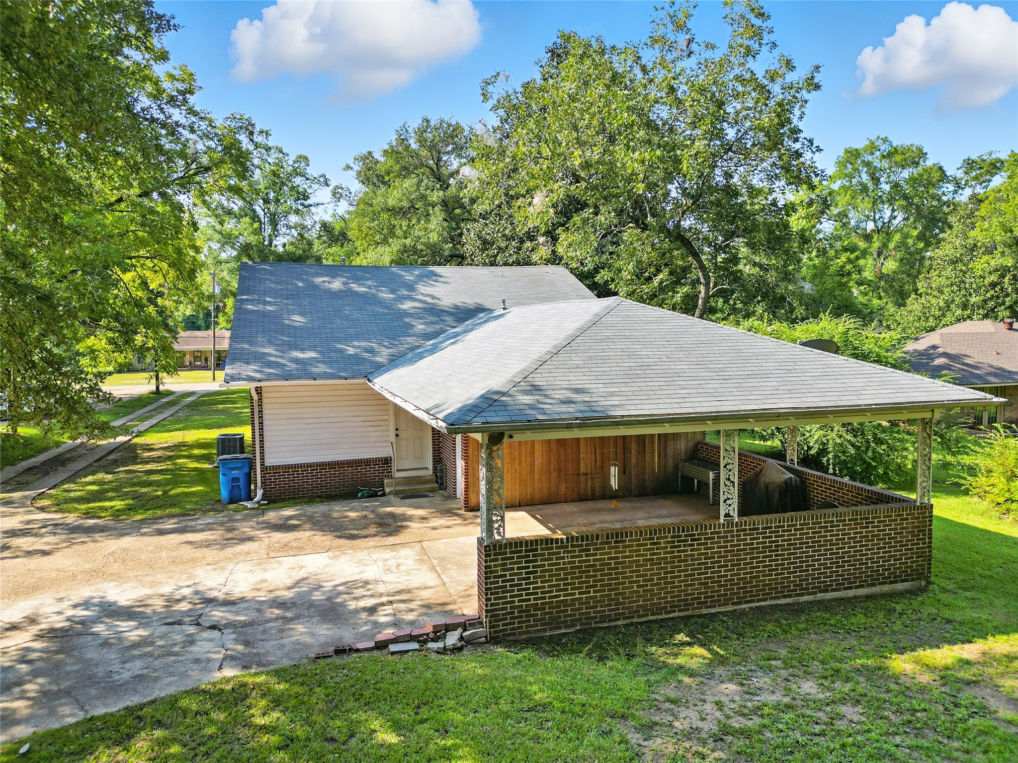 814 E Palmetto Avenue Plain Dealing LA 71064