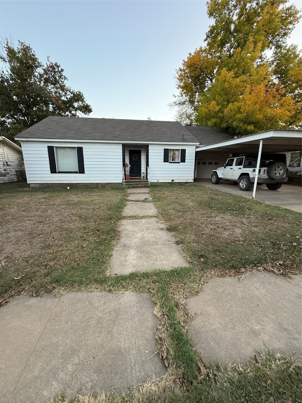 1107 W Cedar Street Coleman TX 76834