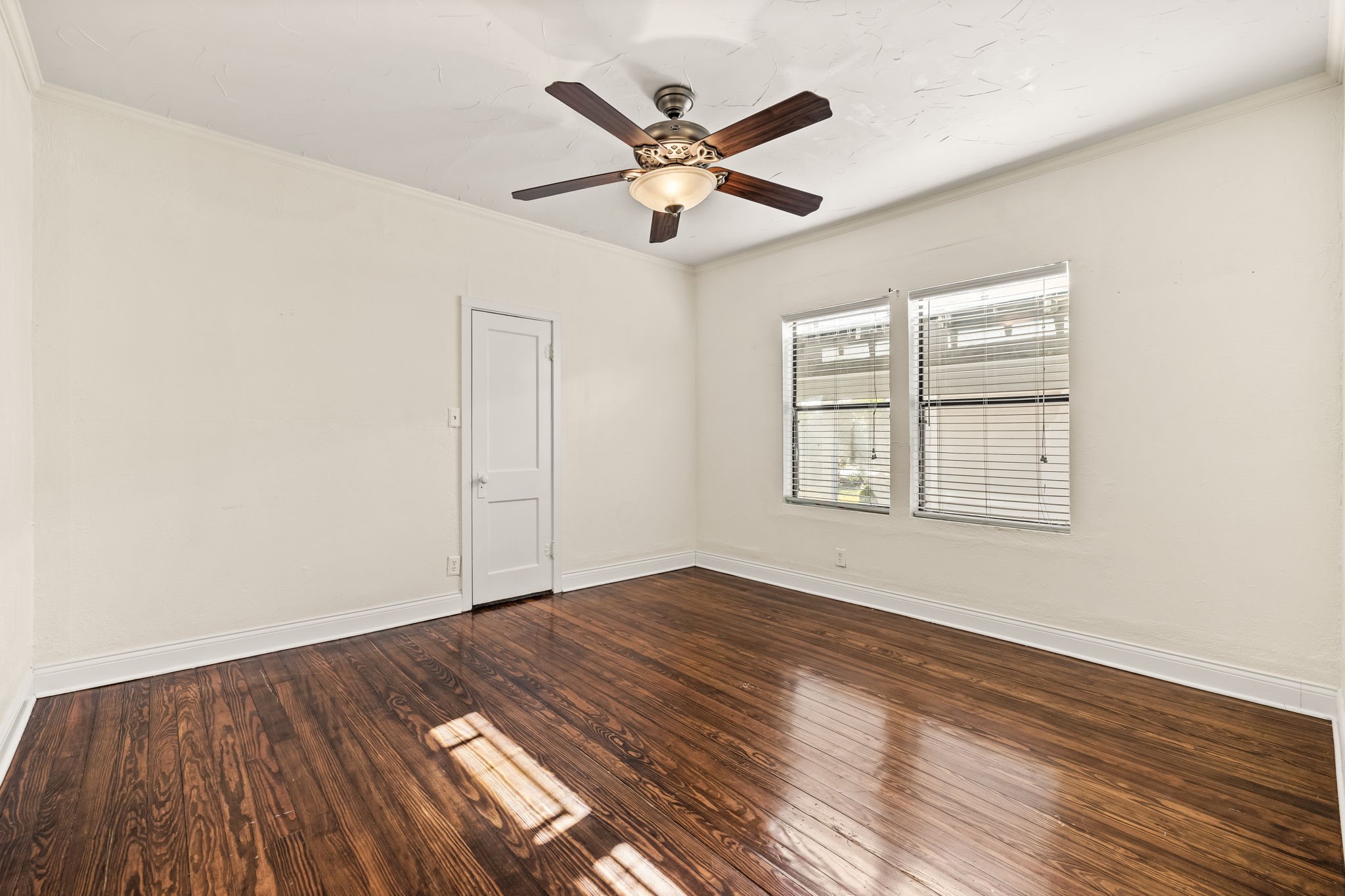 1800 Virginia Place Fort Worth TX 76107