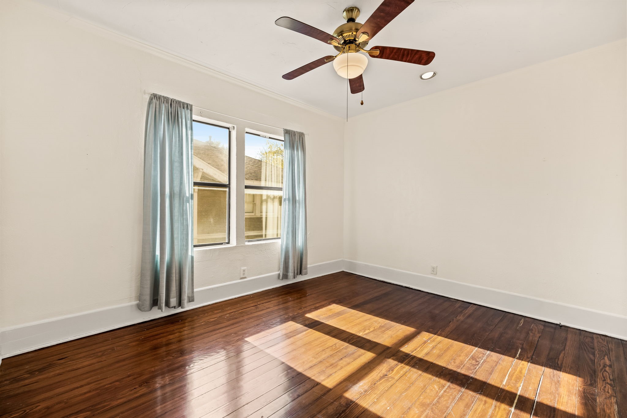 1800 Virginia Place Fort Worth TX 76107