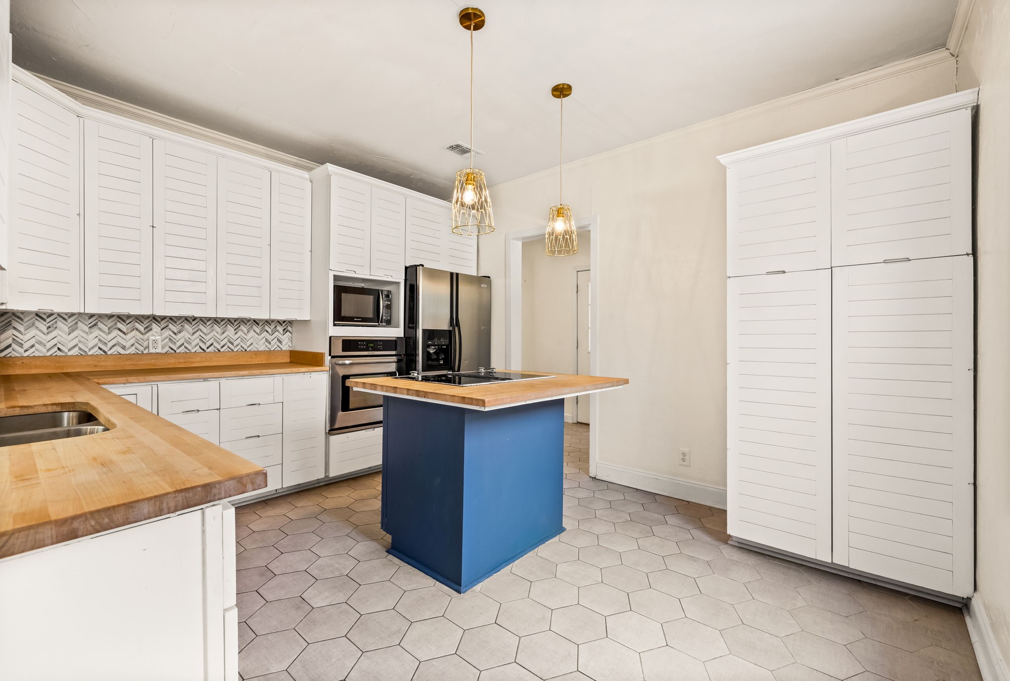 1800 Virginia Place Fort Worth TX 76107